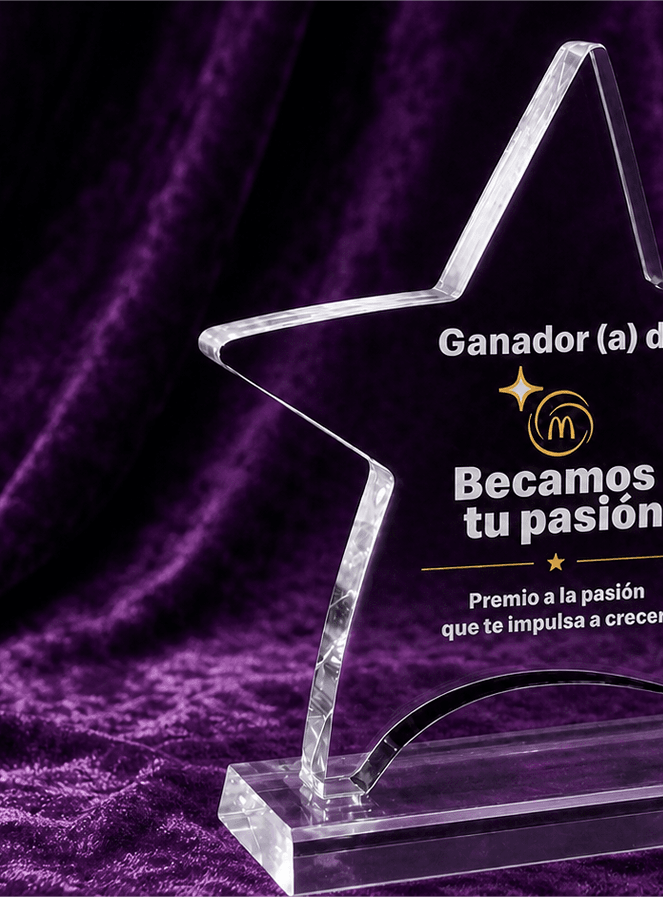 Star-shaped award trophy for the Becamos tu pasión campaign